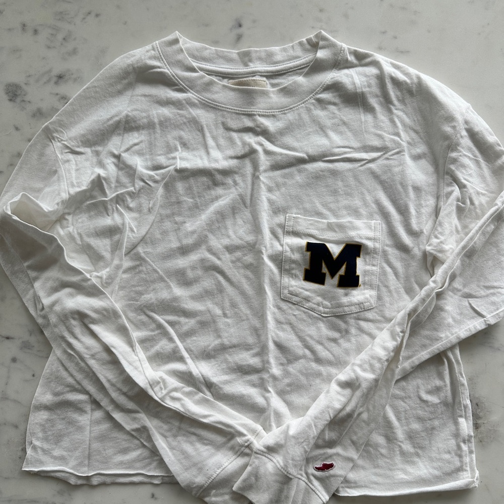 university of Michigan White Long Sleeve Shirt with 'M' Logo